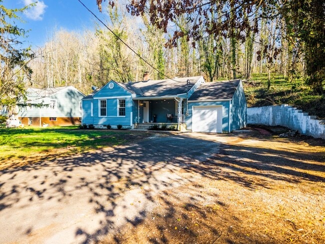 Photo - Knoxville 37920 - 3 bedroom 2 bath - call Tiana Winter 865-297-2451 House