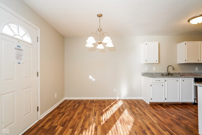 Foto del edificio - 1290 Freemont Ln