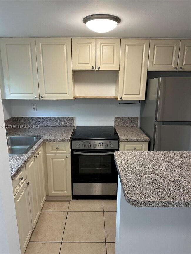 Foto del edificio - 1514 Salzedo St