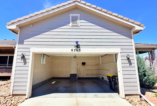 Building Photo - FANTASTIC 2019 4 Bed 3.5 Bath Ranch with over 3,000 finished SqFt in the Castlewood Neighborhood ...