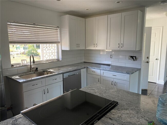 Foto del edificio - 5108 Manor Ct