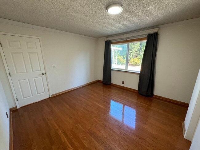 Foto del edificio - 2075 Lockwood Dr