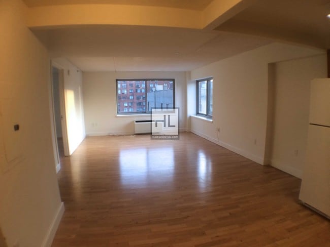 Building Photo - 63 Schermerhorn St
