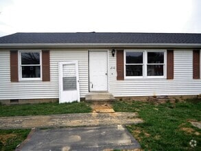 Building Photo - 210 E Fairfax St