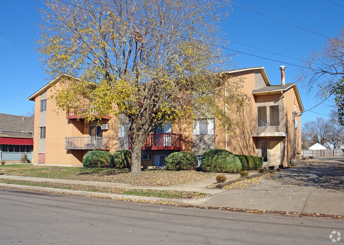 Foto del edificio - 1355 Ohmer Ave