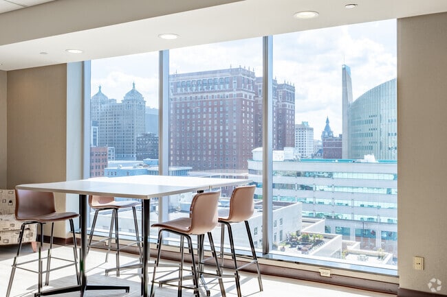 Modern Lounge - Vistas at Avant