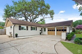 Building Photo - 5319 Saxon Dr