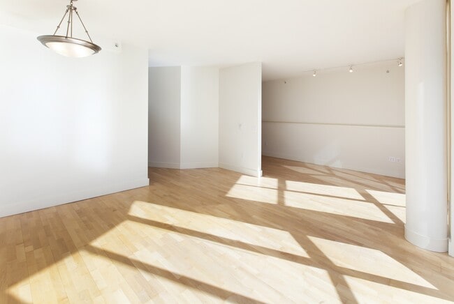 Building Photo - 1630 California St