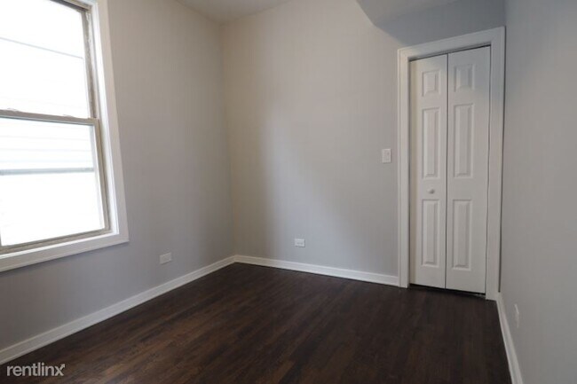 Foto del edificio - 3255 N Whipple St