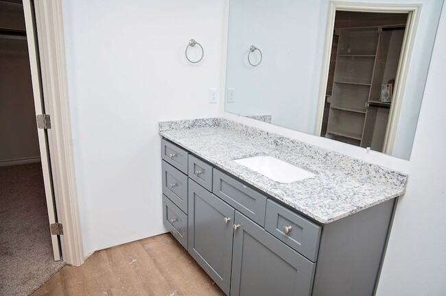 Foto del edificio - 1400 Bajada St