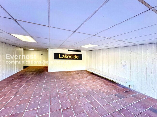 Building Photo - 6260 139th Ave NE