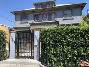 Building Photo - 1032 S Burlington Ave