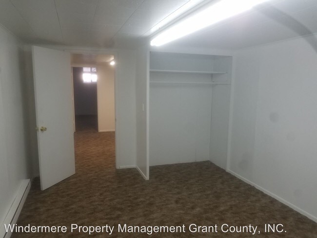 Building Photo - 3 br, 2 bath Apartment - 5286 Stratford Rd NE