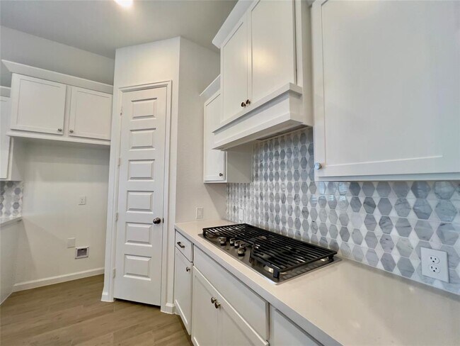 Building Photo - 10931 Spring Wind Dr