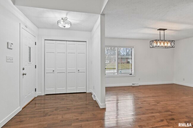 Building Photo - 1236 Ivywood Dr