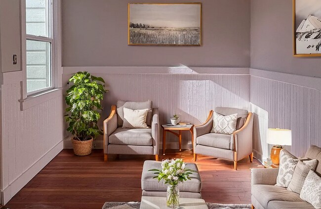 Building Photo - Large classic Mission top floor flat w/ori...