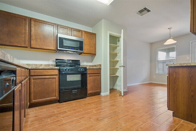 Building Photo - 15426 Sableton Crest Ln