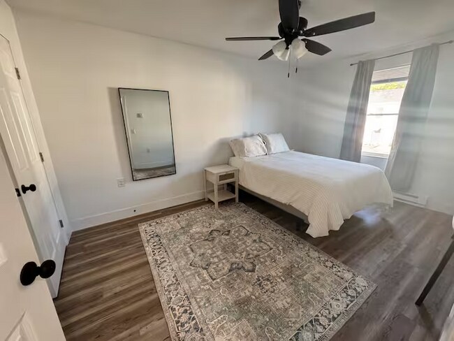 Foto del edificio - 676 Main Rd N