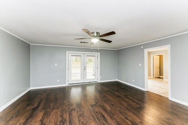 Foto del edificio - 658 Partridge Ln