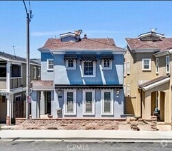 Building Photo - 206 E Balboa Blvd