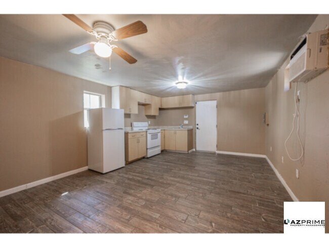 Building Photo - Welcome to this Charming and Spacious Stud...