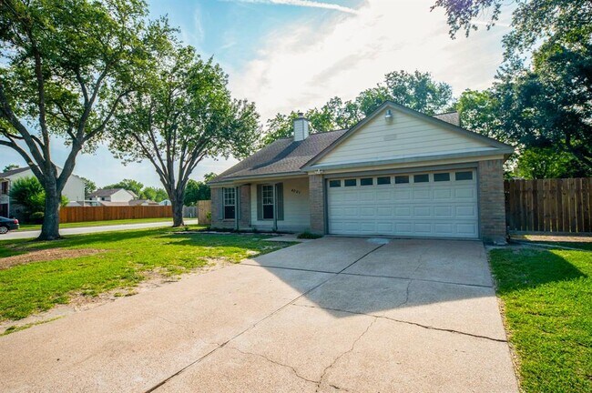 Building Photo - 4001 Lee Ln