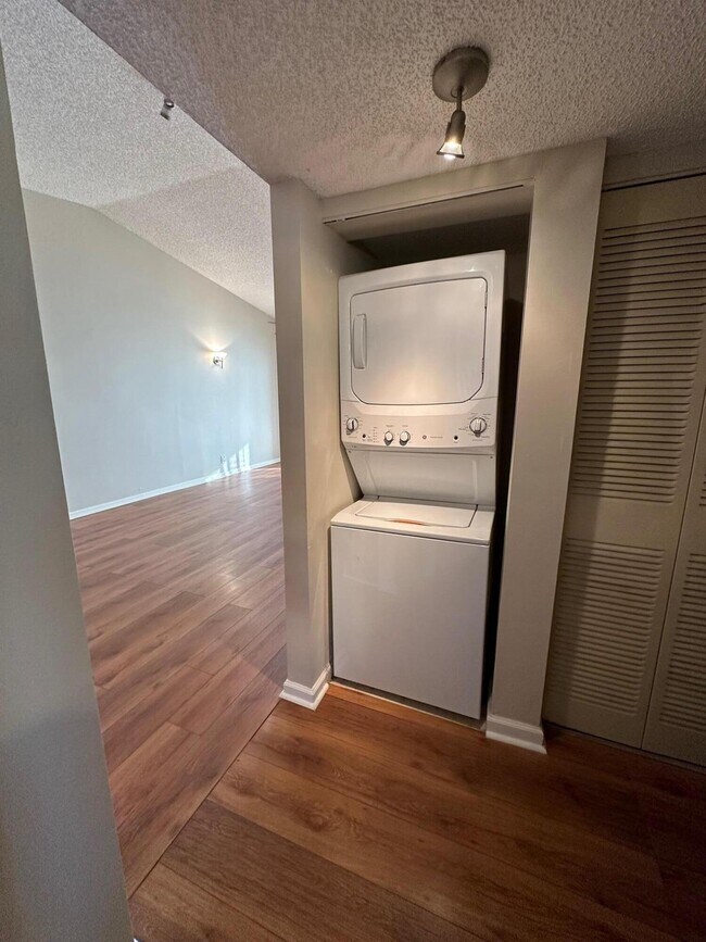 Foto del edificio - 2650 Greenwood Terrace