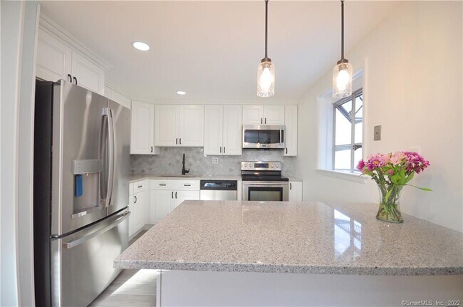 Foto del edificio - 44 Simsbury Manor Dr