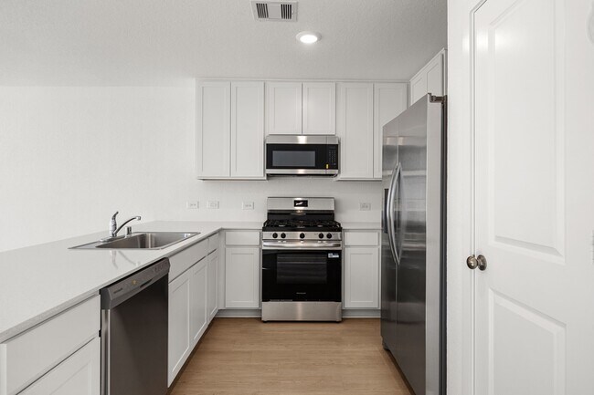 Building Photo - 31433 Moore Rd