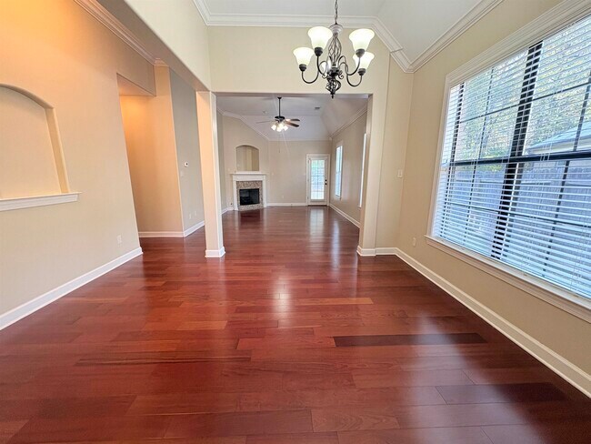 Building Photo - 1457 Lagrange Crest Rd