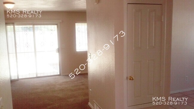 Building Photo - 1346 S Lynx Dr