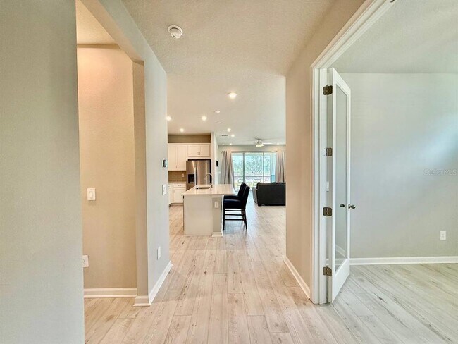 Foto del edificio - 6044 Timberdale Ave