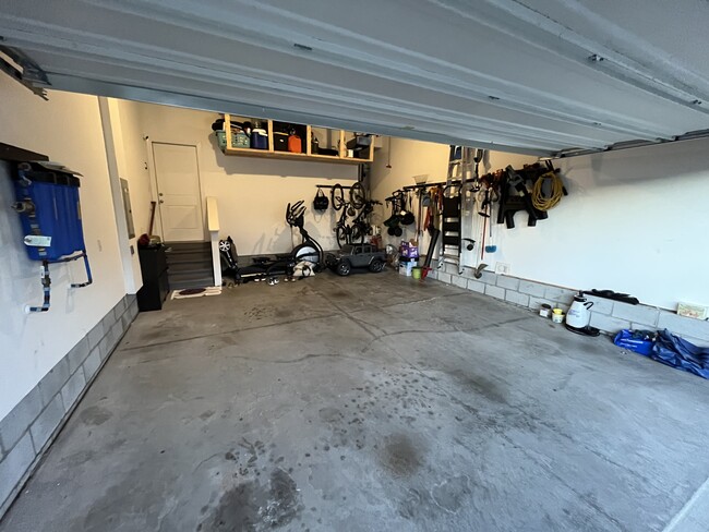 garage view1 - 5037 Winslow Dr