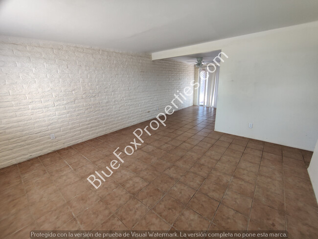 Foto del edificio - 3755 S Amos Pl