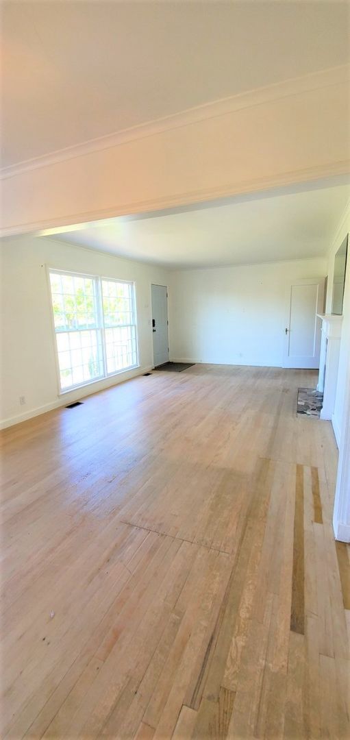 Building Photo - 3 Bed 1.5 Bath 2 car garage in Nichol's Hills Addition NW OKC