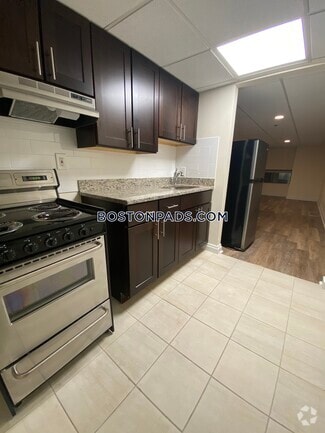 Building Photo - 62 Boylston St