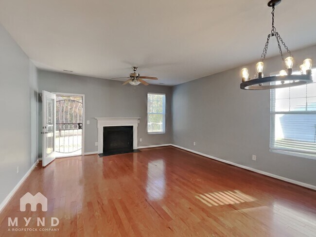 Foto del edificio - 909 Summer Storm Dr