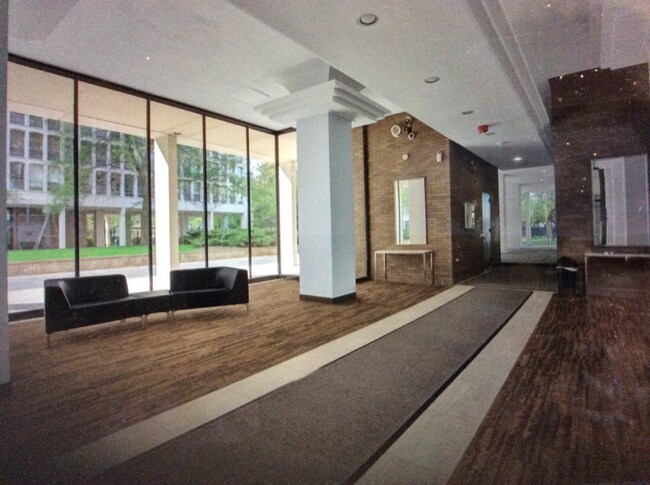 Building Photo - 1400 E 55th Pl