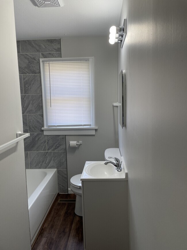 Foto del edificio - 1203 Madison St