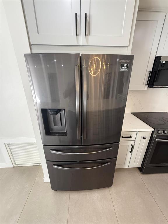 Foto del edificio - 6891 Scott St