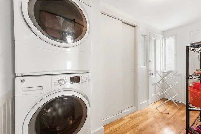 Building Photo - 14 Horace St