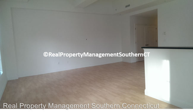 Building Photo - 1 br, 1 bath House - 122 Court St. #7