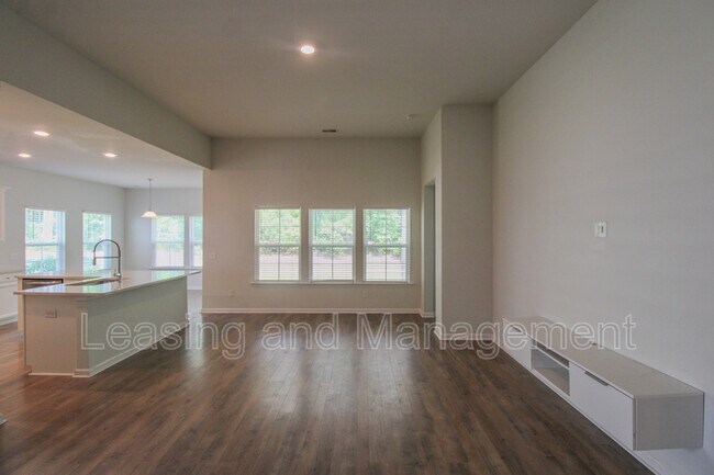 Foto del edificio - 150 Daniels Creek Cir