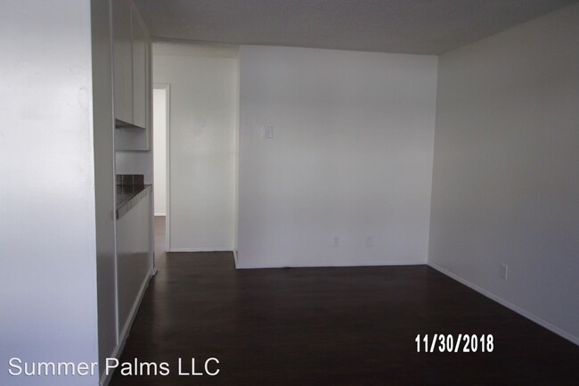 Building Photo - 1 br, 1 bath Apartment - 508 S. Victoria Ave.