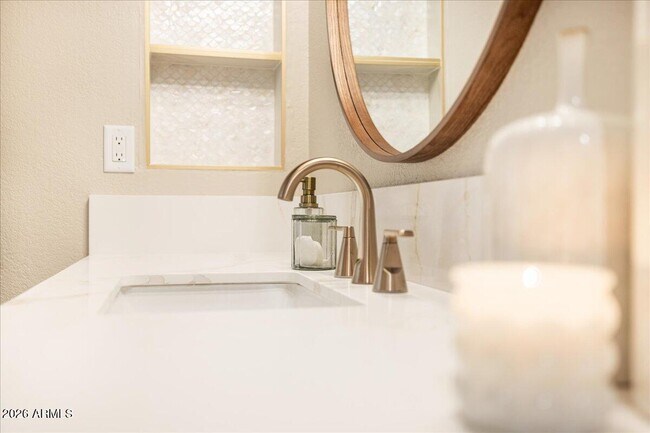 Building Photo - 9600 N 96th St