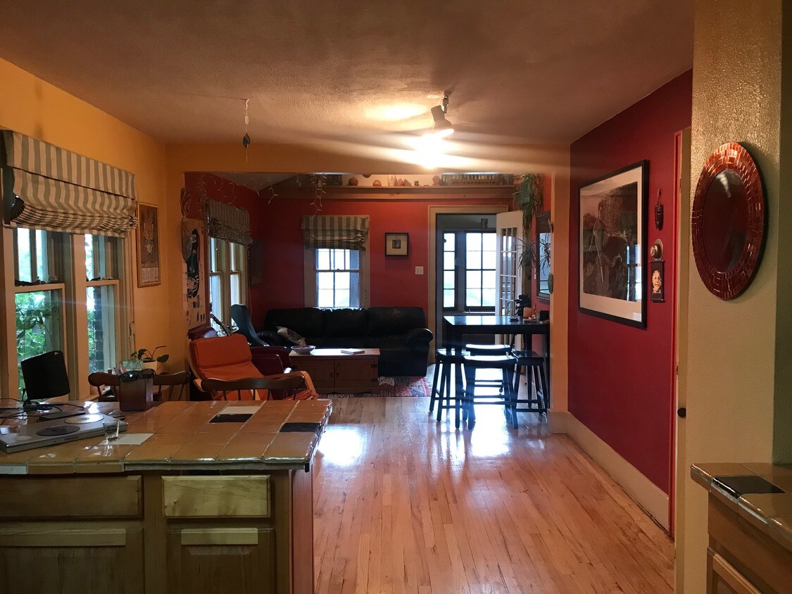 Foto principal - 3049 Dillon Ave