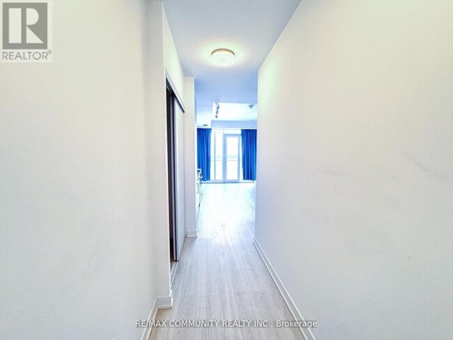 Photo du bâtiment - 3883-3883 Quartz Rd