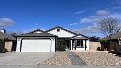 Building Photo - 2170 Cerra Vista Dr
