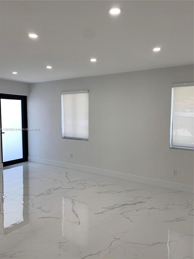 Building Photo - 3260 SW 23rd Terrace