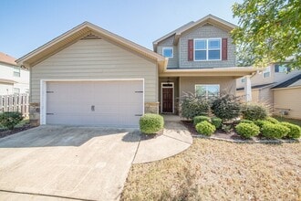 Building Photo - 1220 Cottage Pointe Ct